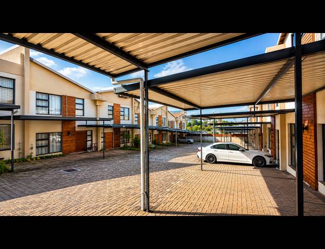 4 BEDROOM TOWNHOUSE FOR SALE IN MORNINGSIDE
